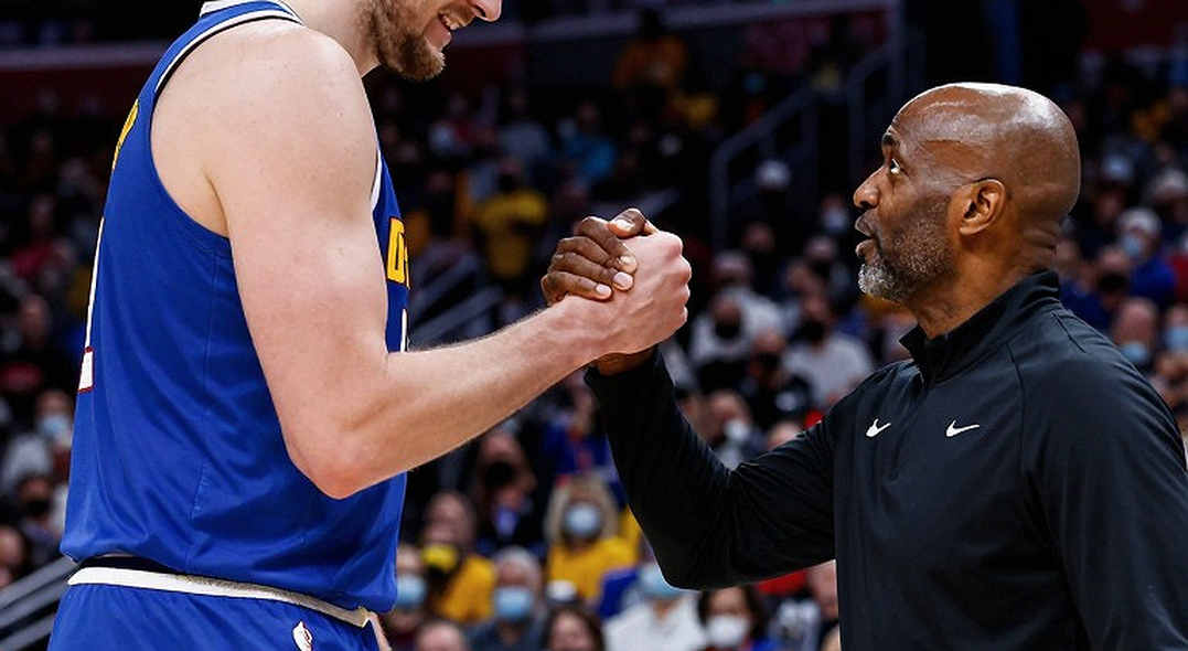 आदय मारा का NBA डेब्यू: 12 मिनट, दो रिबाउंड और वह आंकड़ा जो स्कोरबोर्ड ने नहीं छापा